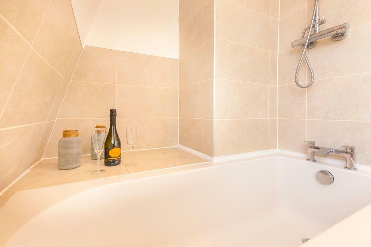 Apartamento Pure B - Exceptional Views Of Tamar & Royal William Yard With Free Parking & Wifi Plymouth Exterior foto